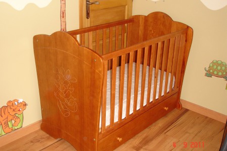 LIT BEBE TBE : 150€ (vendu sans le matelat)